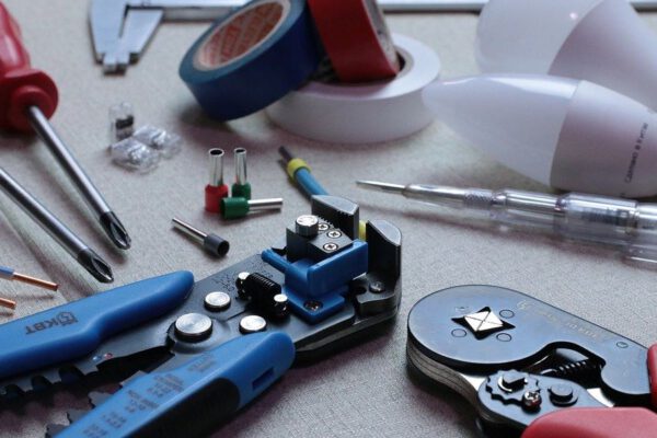 Samodzielna wymiana gniazdek elektrycznych.